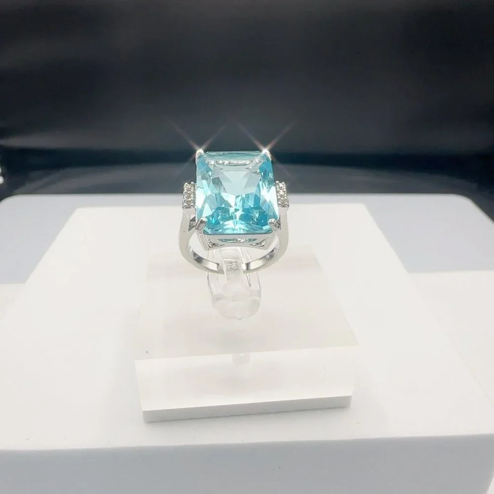 Aquamarine CZ Silver Tone Cocktail Ring Size 9 - Picture 10 of 11